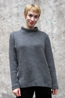Wool sweater withpoloneck