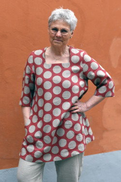 Linen tunic with dots